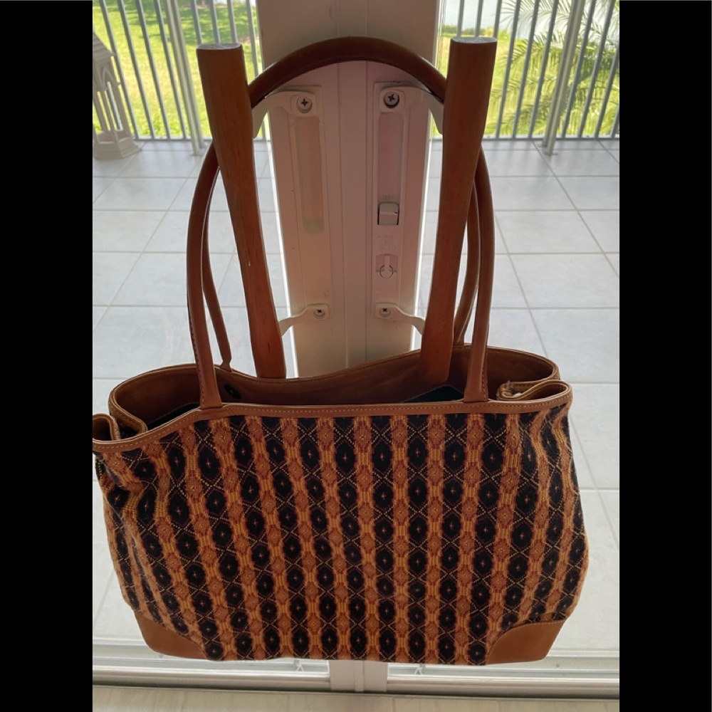 Stubbs & Wooten Large Tapestry Tote/Travel Bag.
